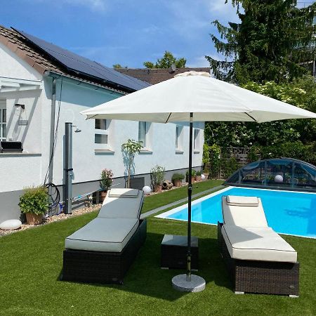 Haeuschen Im Garten In Der Muelheimer Altstadt Mülheim an der Ruhr Buitenkant foto